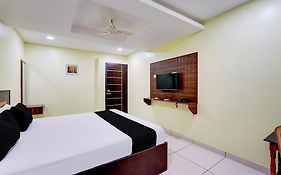 Super Hotel O Perungalathur Near Bus Stand
